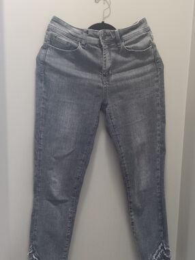 CHARLIE B Gray Ankle Crop Jeans with Frayed Hem